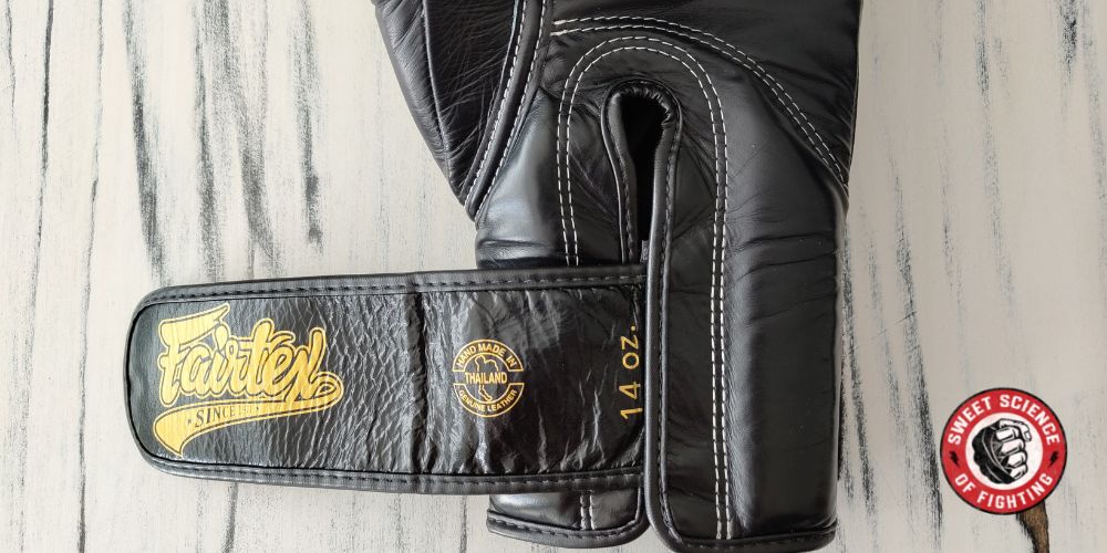 What Gloves Does Glory Kickboxing Use